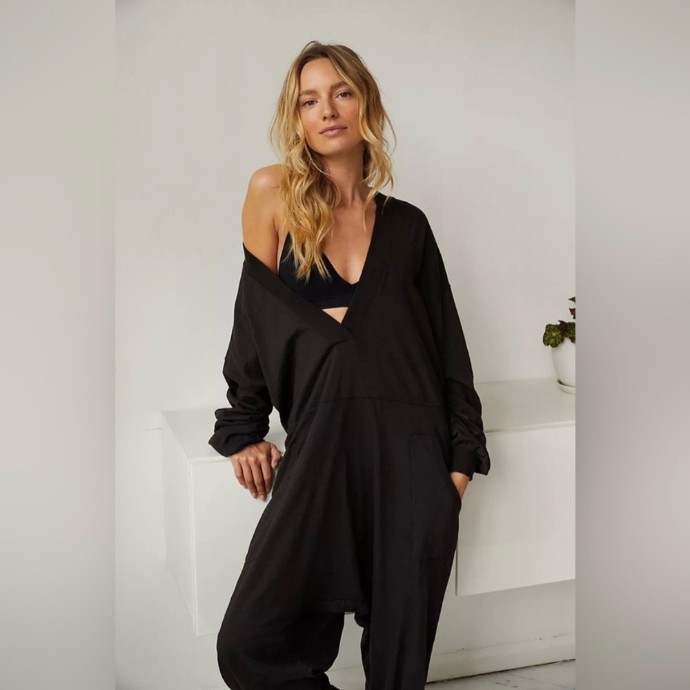 INTIMATELY by FREE PEOPLE • JUST BECAUSE JUMPSUIT • OVERSIZED ROMPER • Size L
